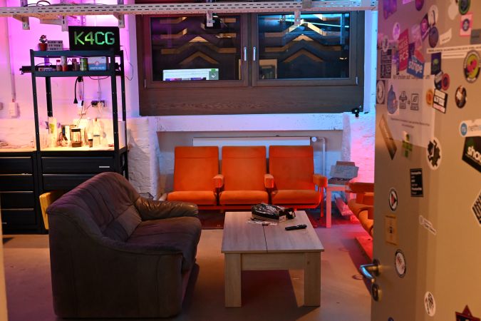 K4CG 2025 Eingang in Loungebereich.jpeg