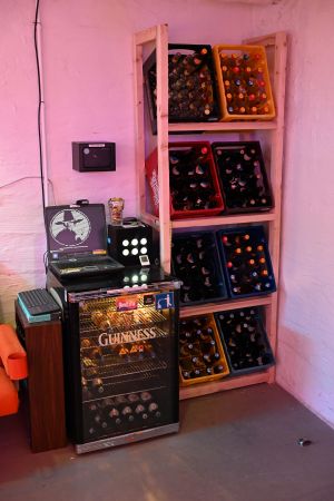 K4CG 2025 Getränke und Kühlschrank mit Matomat.jpeg