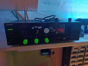 Endstufe mit montierten Knoepfen.jpg